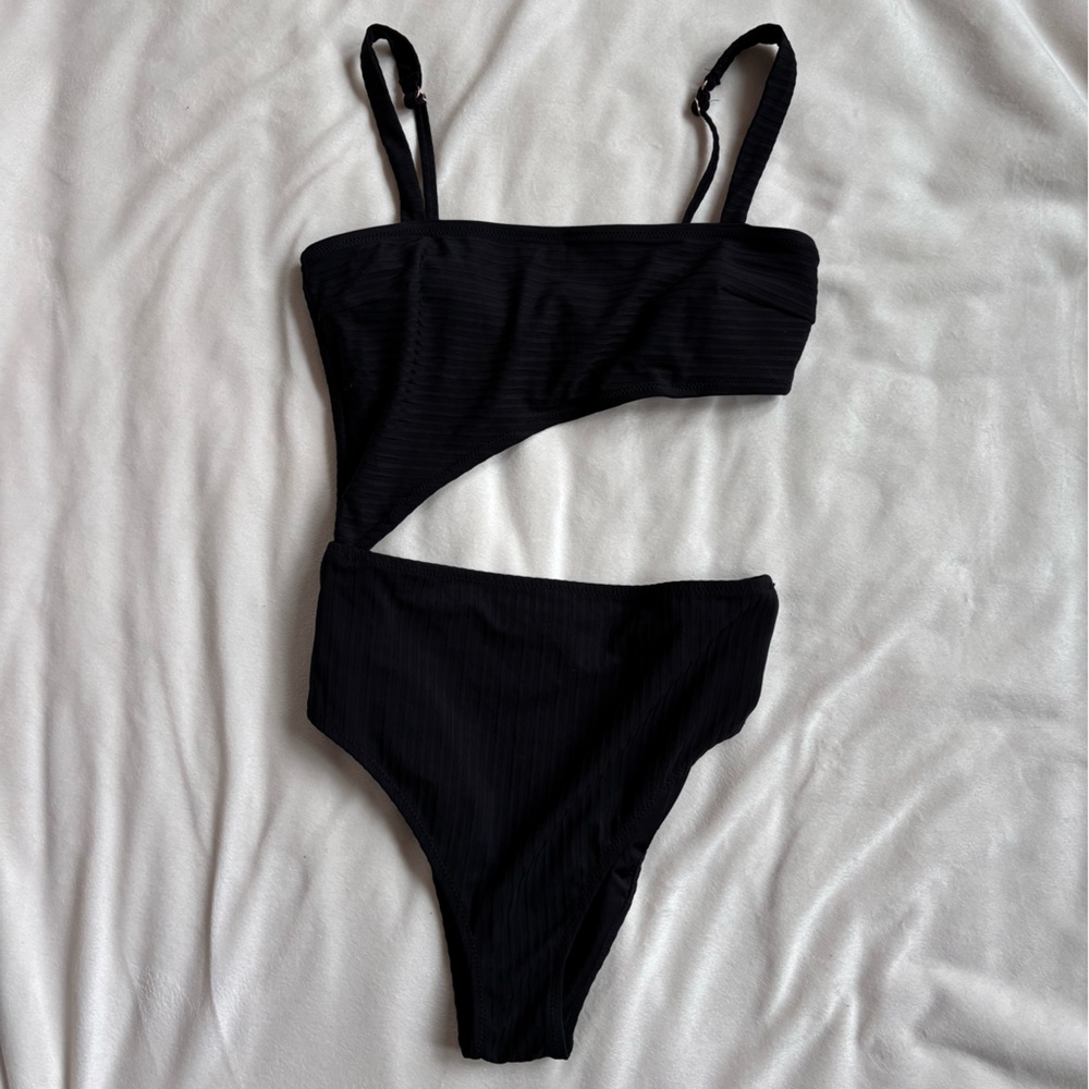 Ribbed Black Cut Out One-Piece Swimsuit